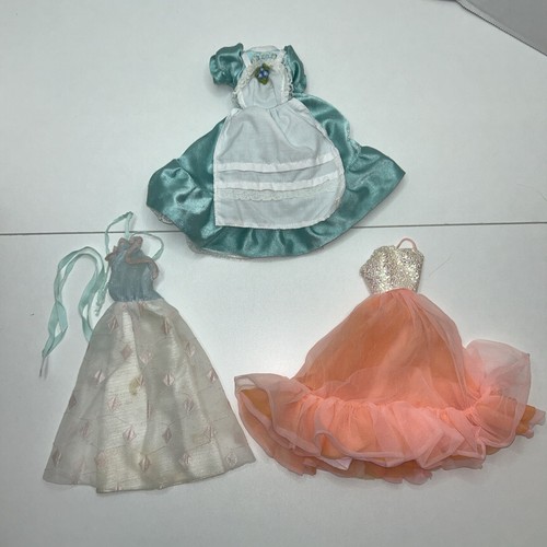 Lotto vestiti barbie altre - lotto, e