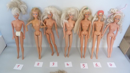 Lot poupées barbie - 7,