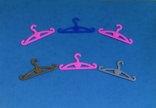 Lot cintres barbie - cintres,