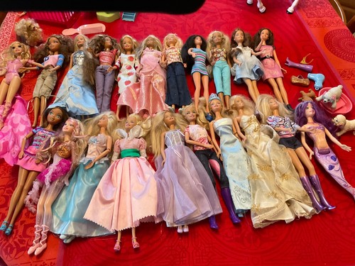 Lot poupées barbies - de,