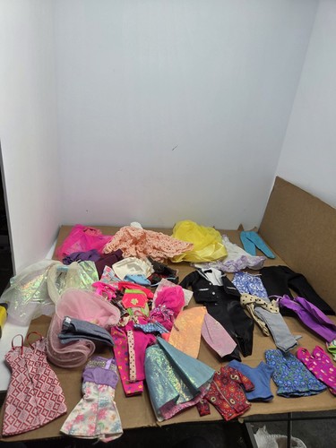 Lotto vestiti barbie vedi - lotto,
