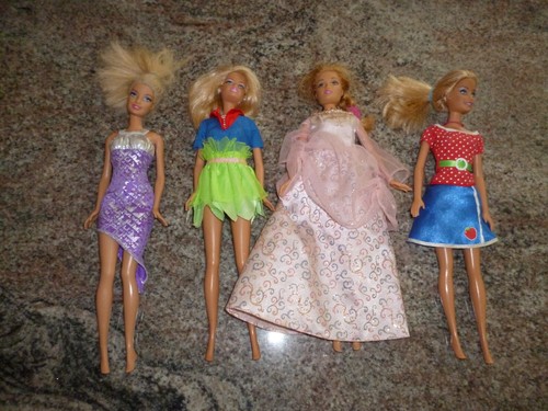 Lotto poppe barbie - di, abiti